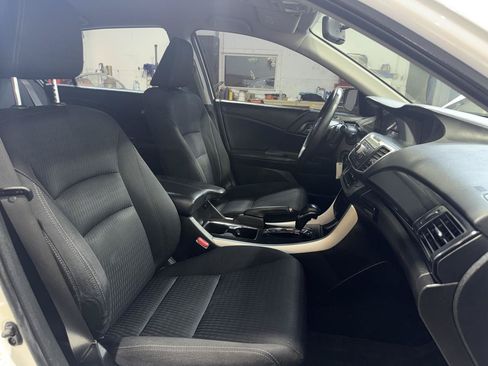 Used 2015 Honda Accord Sport image 28
