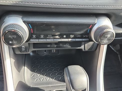 Used 2025 Toyota RAV4 XLE image 12