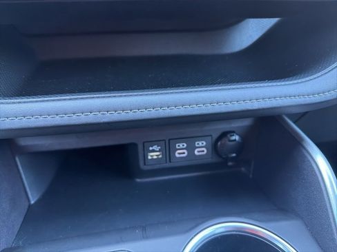 Used 2023 Toyota Highlander LE image 24