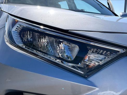 Used 2021 Toyota RAV4 XLE Premium FWD image 27