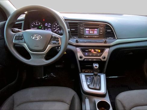 Used 2018 Hyundai Elantra SE FWD image 15