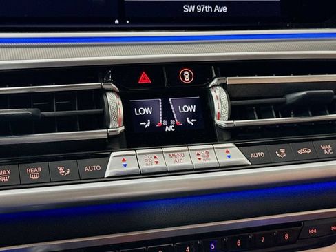 Used 2021 BMW X5 M50i AWD/4WD image 18