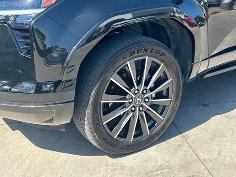 Used 2025 Lexus GX 550 AWD/4WD image 9