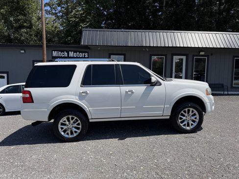 Used 2016 Ford Expedition Limited w/ Equipment Group 301A AWD/4WD image 6