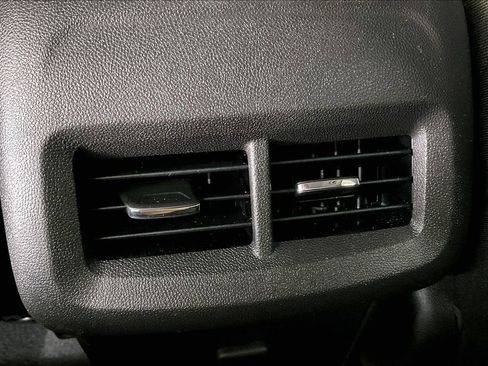 Used 2023 Chevrolet Equinox LT FWD image 12