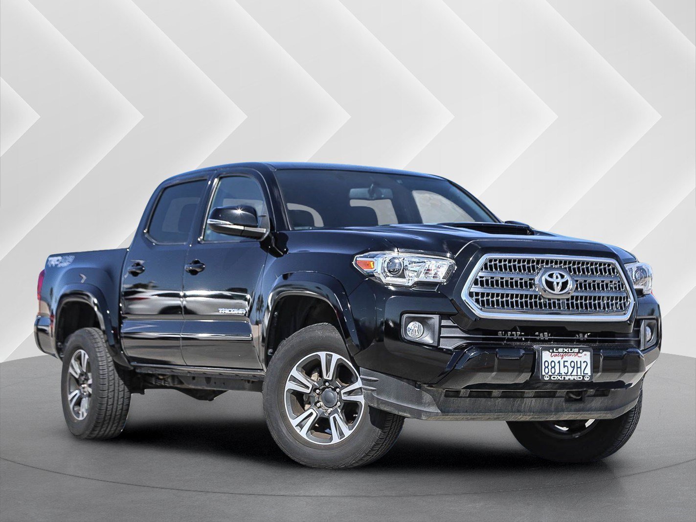Used 2017 Toyota Tacoma TRD Sport AWD/4WD image 1