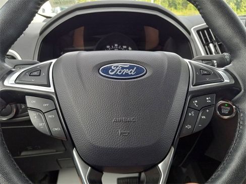 Used 2024 Ford Edge SEL image 18