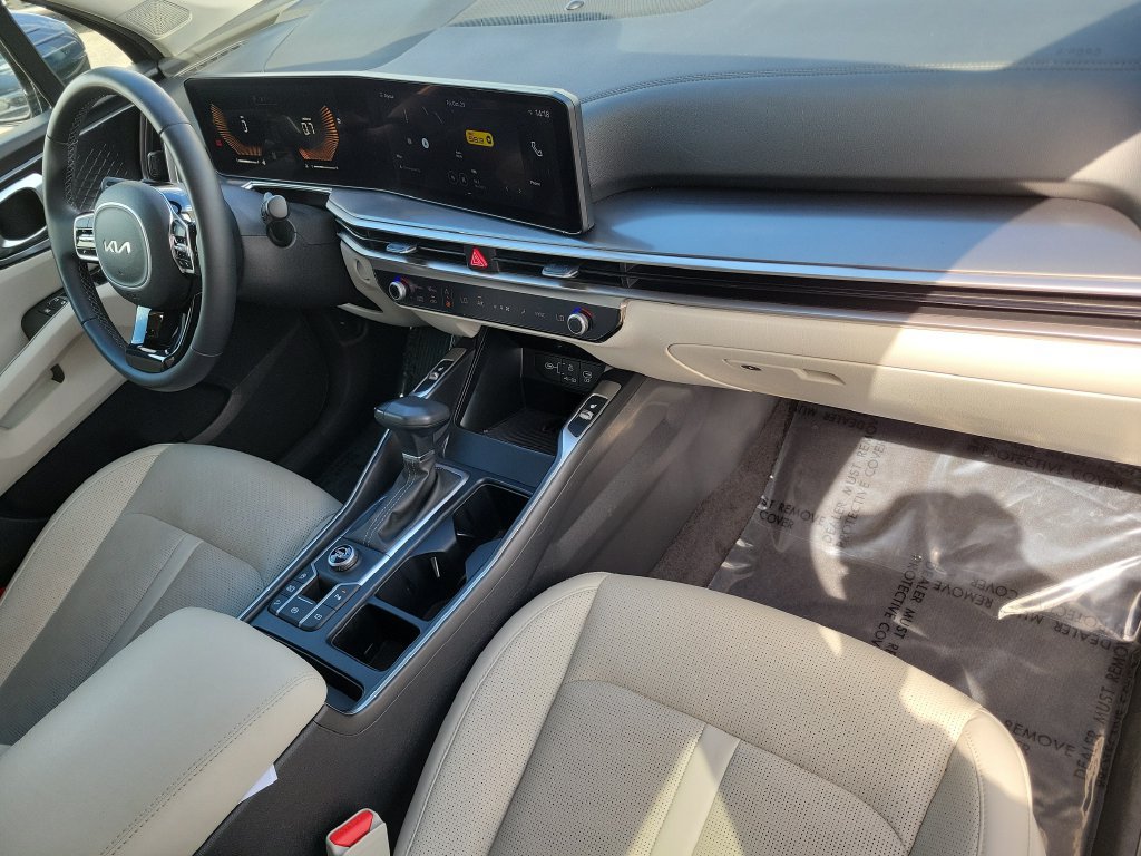 Used 2024 Kia Sorento S w/ Panoramic Sunroof Package FWD image 10