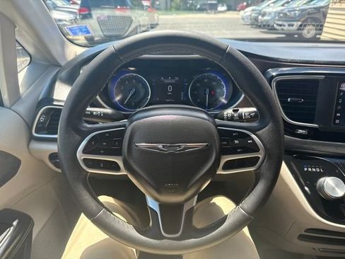 Used 2023 Chrysler Voyager LX FWD image 27