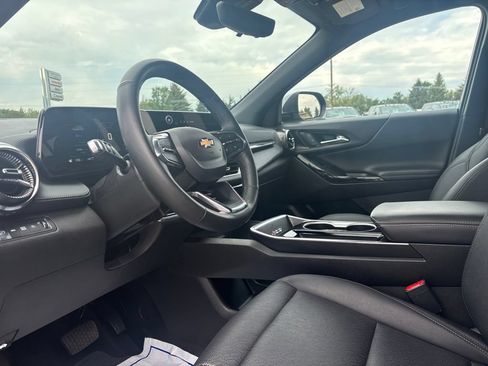 Used 2025 Chevrolet Equinox LT w/ Convenience Package II AWD/4WD image 11