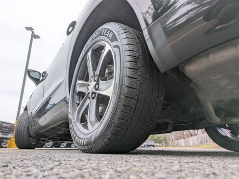 Used 2020 Buick Enclave Essence w/ Sport Touring Edition image 38