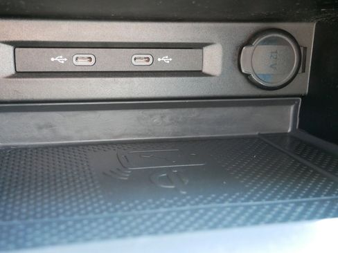 Used 2021 Volkswagen Tiguan SE w/ Panoramic Sunroof Package image 24