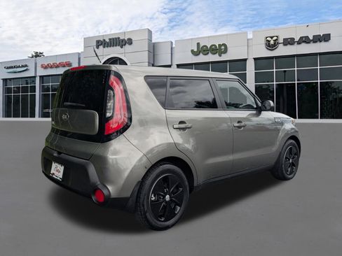Used 2016 Kia Soul FWD image 3