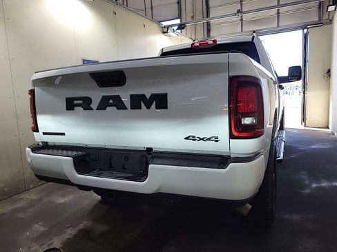 Used 2026 RAM 2500 Big Horn AWD/4WD image 6