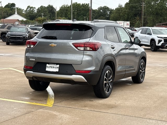 Used 2024 Chevrolet TrailBlazer LT w/ Convenience Package FWD image 3