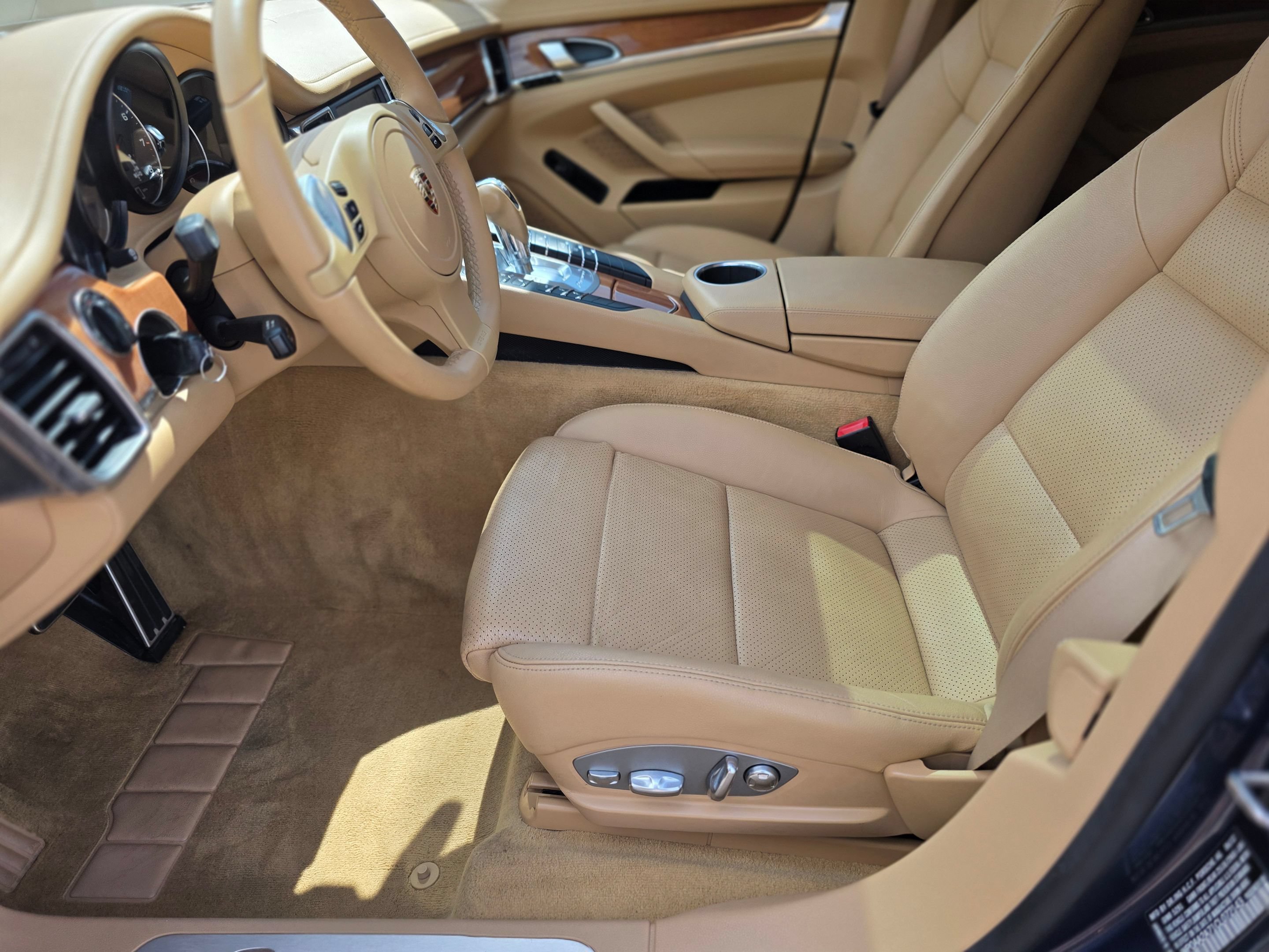 Used 2012 Porsche Panamera 4 w/ Premium Pkg Plus AWD/4WD image 17