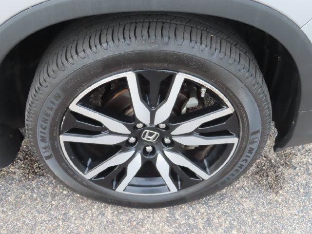 Used 2019 Honda Pilot Touring image 16