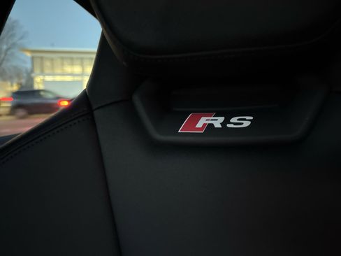 Used 2022 Audi e-tron GT Premium Plus w/ Performance Package image 40