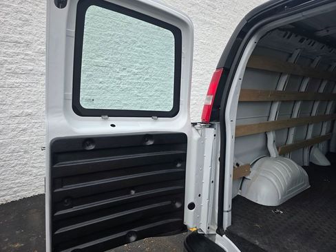 Used 2025 Chevrolet Express 2500 w/ Driver Convenience Package RWD image 18
