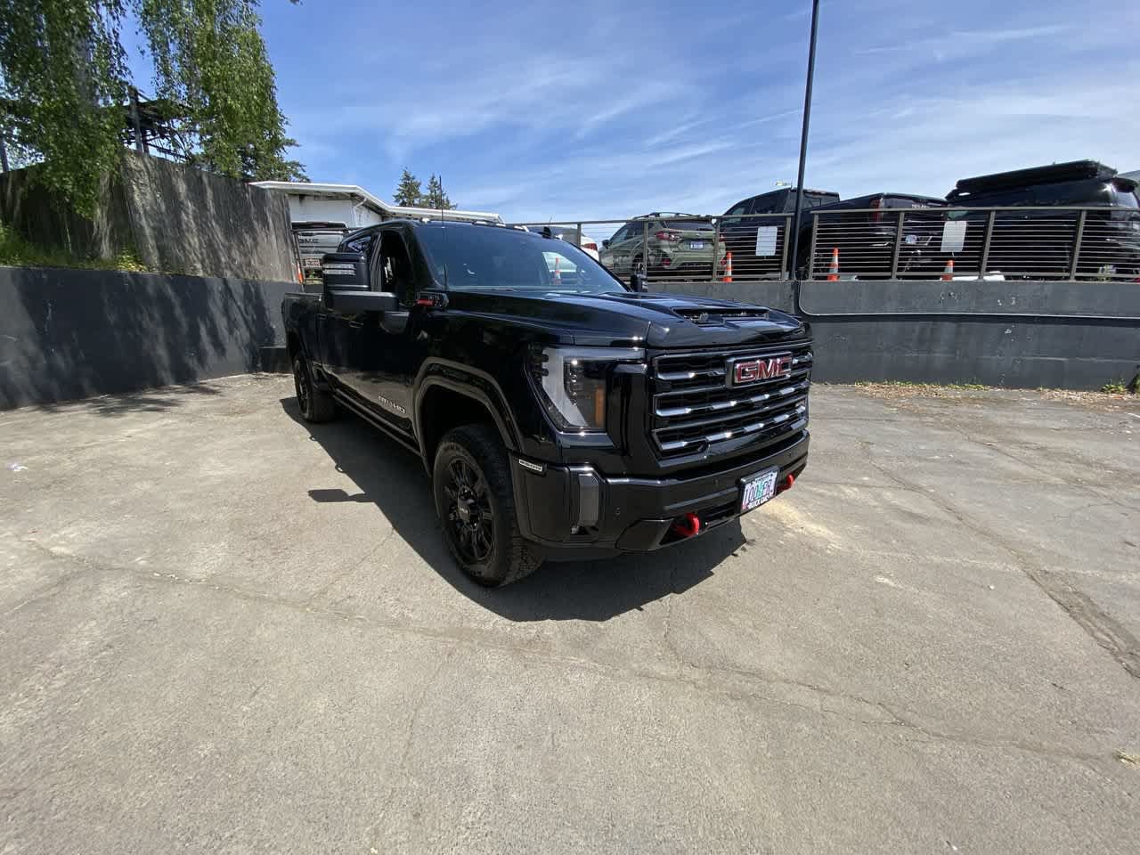 Used 2024 GMC Sierra 2500 AT4 w/ AT4 Premium Plus Package AWD/4WD image 8