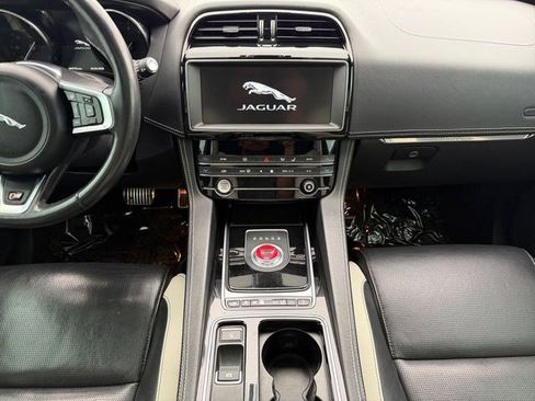 Used 2020 Jaguar F-PACE S AWD/4WD image 15