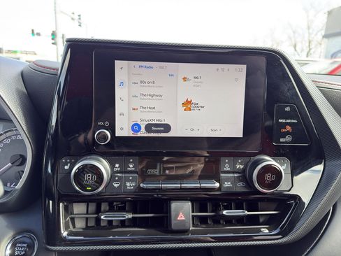 Used 2023 Toyota Highlander XSE image 17