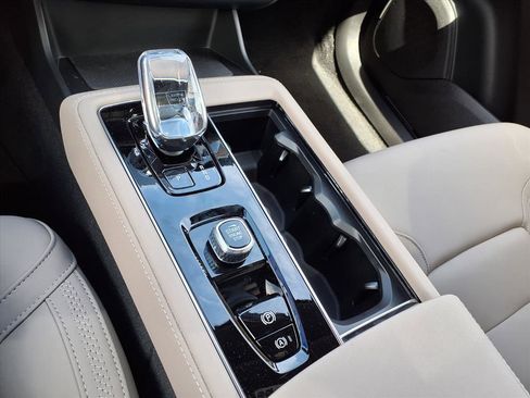 New 2026 Volvo XC90 B5 Plus image 14