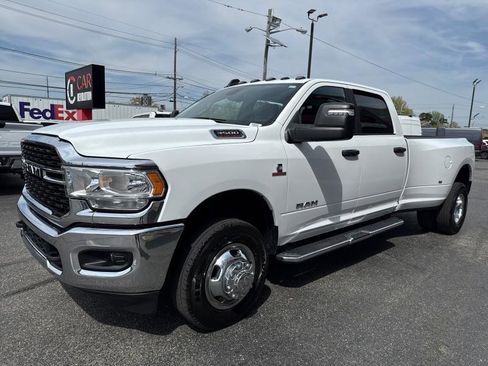 Used 2023 RAM 3500 Big Horn w/ Level 1 Equipment Group image 3