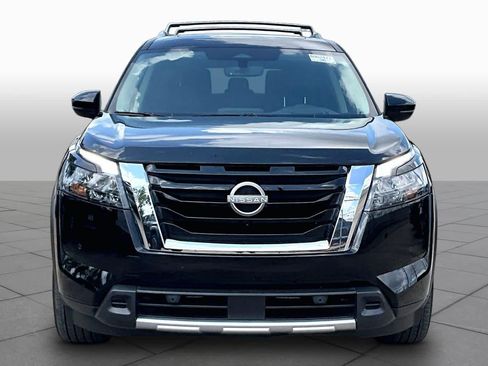Used 2025 Nissan Pathfinder Platinum w/ Cargo Package FWD image 4