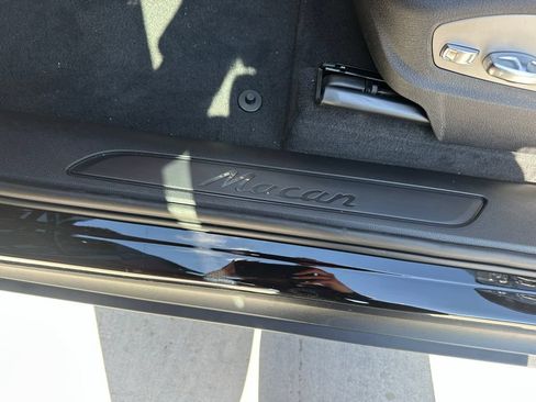 Used 2026 Porsche Macan AWD/4WD image 23