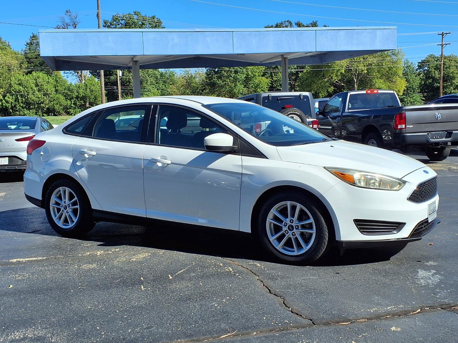 Used 2018 Ford Focus SE FWD image 11