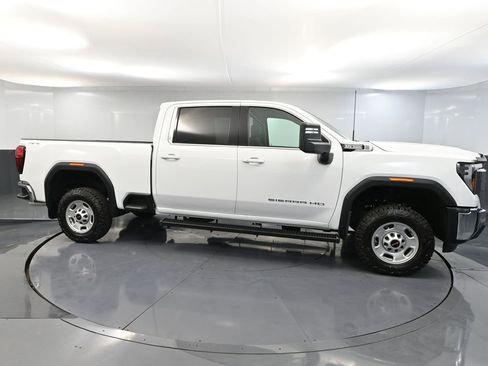 Used 2025 GMC Sierra 2500 SLE image 4