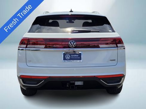 Certified 2025 Volkswagen Atlas Cross Sport SE image 5