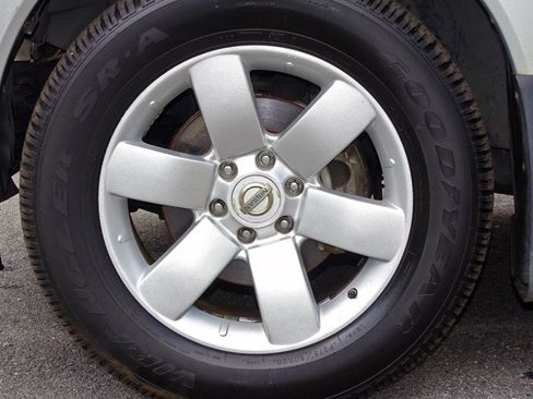 Used 2011 Nissan Armada SL image 11