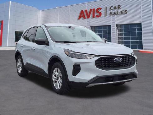 Used 2025 Ford Escape Active AWD/4WD image 3