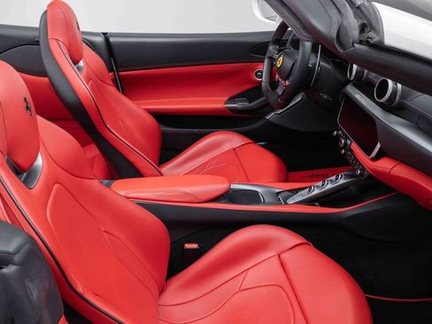Used 2020 Ferrari Portofino RWD image 29