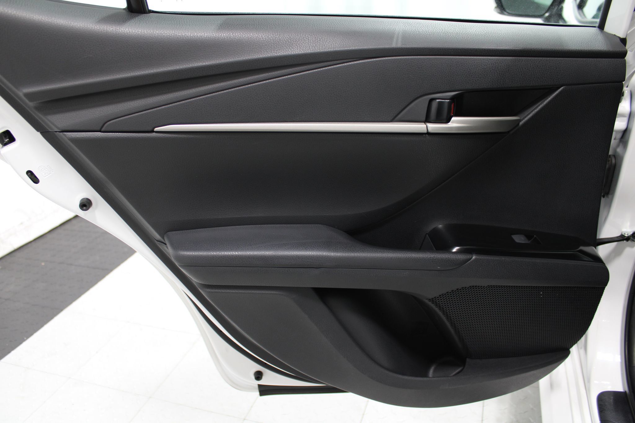 Used 2025 Toyota Camry LE FWD image 15