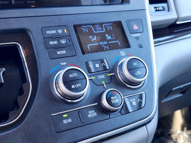 Used 2017 Toyota Sienna XLE Premium w/ Outdoor Package AWD/4WD image 24