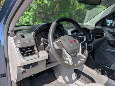 Used 2024 GMC Terrain SLT w/ LPO, Floor Liner Package AWD/4WD image 33
