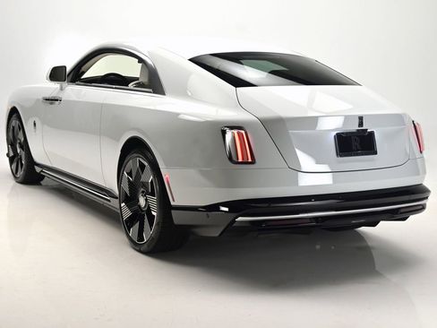 Used 2025 Rolls-Royce Spectre w/ Spectre Launch Package AWD/4WD image 2
