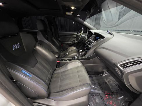 Used 2017 Ford Focus RS AWD/4WD image 35