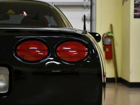 Used 1999 Chevrolet Corvette Coupe image 14