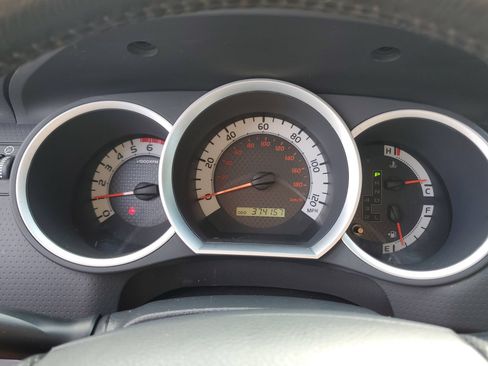 Used 2012 Toyota Tacoma 4x4 Access Cab V6 w/ TRD Sport Pkg image 24
