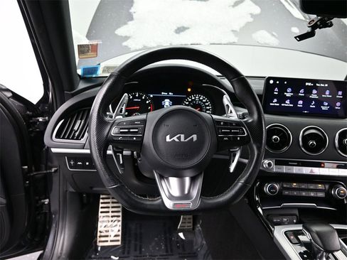 Certified 2022 Kia Stinger GT2 image 31