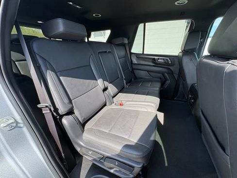 Used 2025 Chevrolet Tahoe Z71 AWD/4WD image 32
