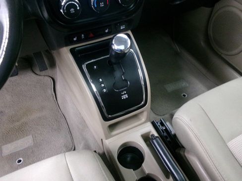 Used 2012 Jeep Patriot Latitude w/ Sun/Sound Group AWD/4WD image 34