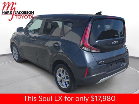 Used 2025 Kia Soul LX w/ LX Technology Package FWD image 13