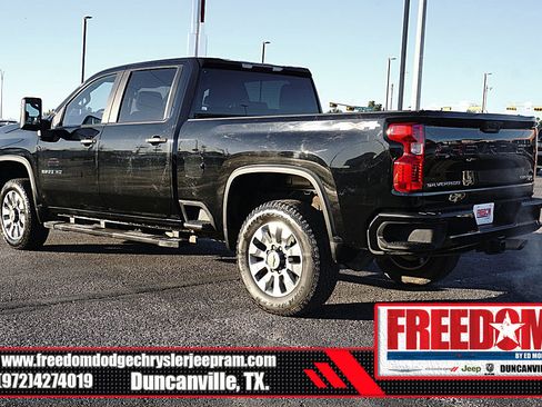 Used 2022 Chevrolet Silverado 2500 Custom w/ Custom Convenience Package image 3