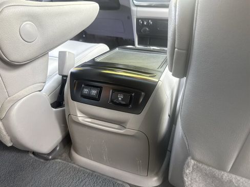 Used 2018 Toyota Sienna XLE Premium image 34