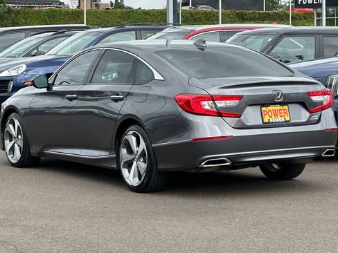 Used 2018 Honda Accord Touring image 6